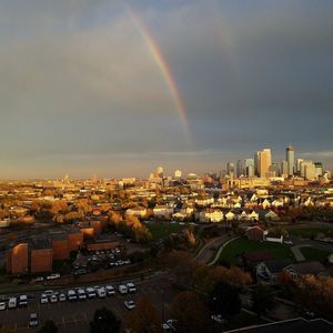 Meet your Posher, Harris